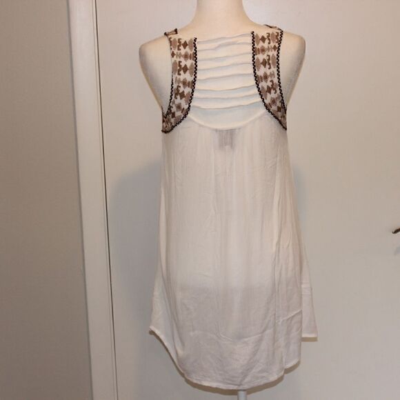 NWT Area  Starts White Embroidered Tank Dress  Women Size M Medium - Picture 9 of 14